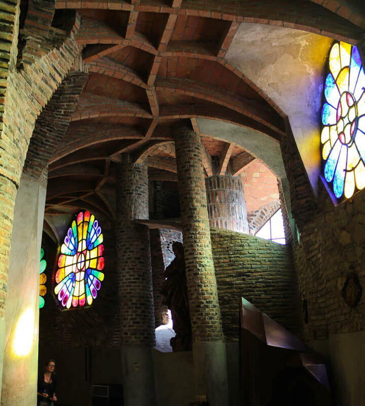Crypte de Gaudí, intérieur
